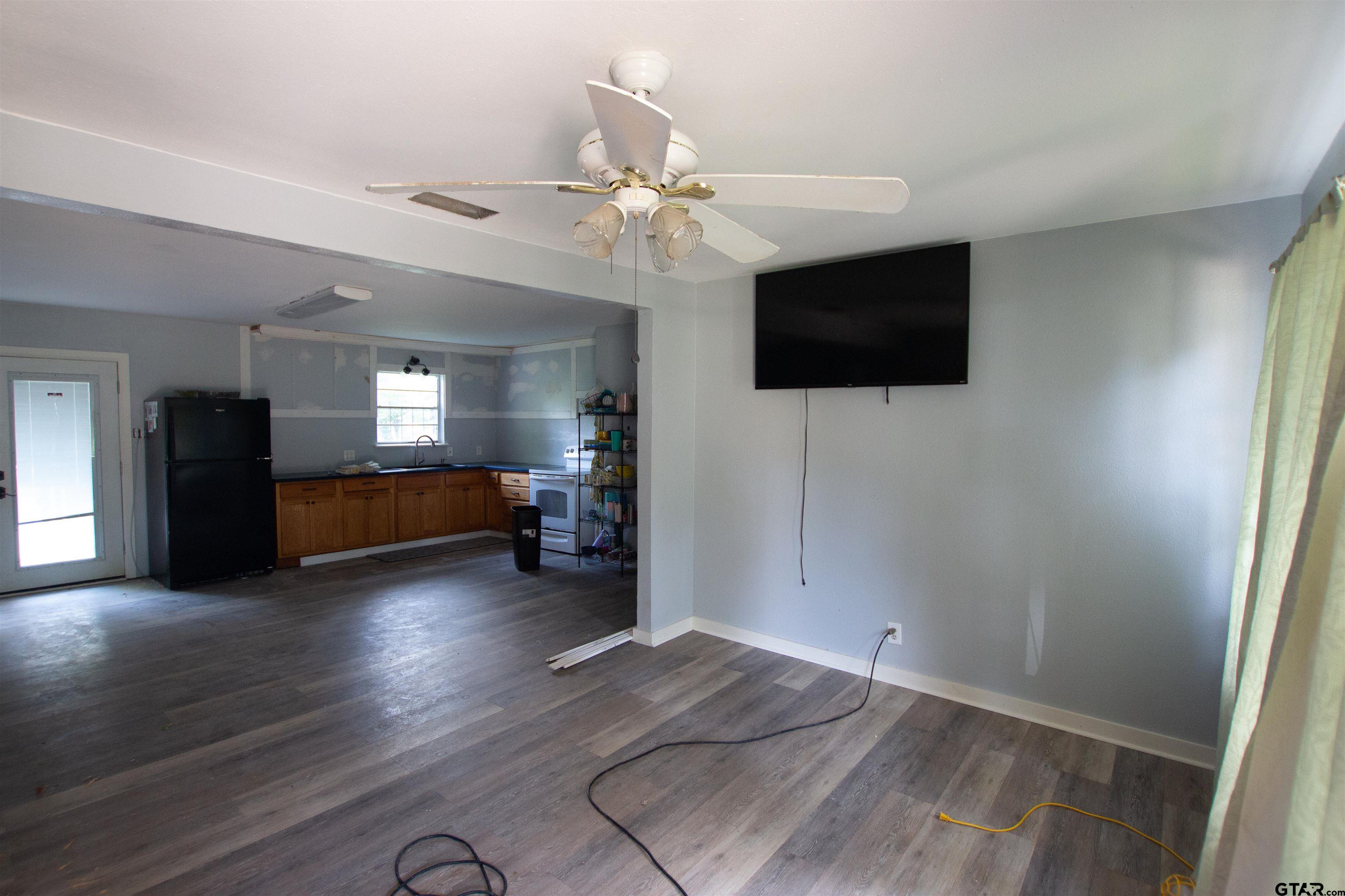 2320 Sarasota Dr