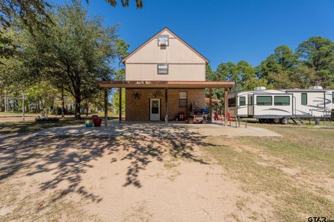 A home in Lindale