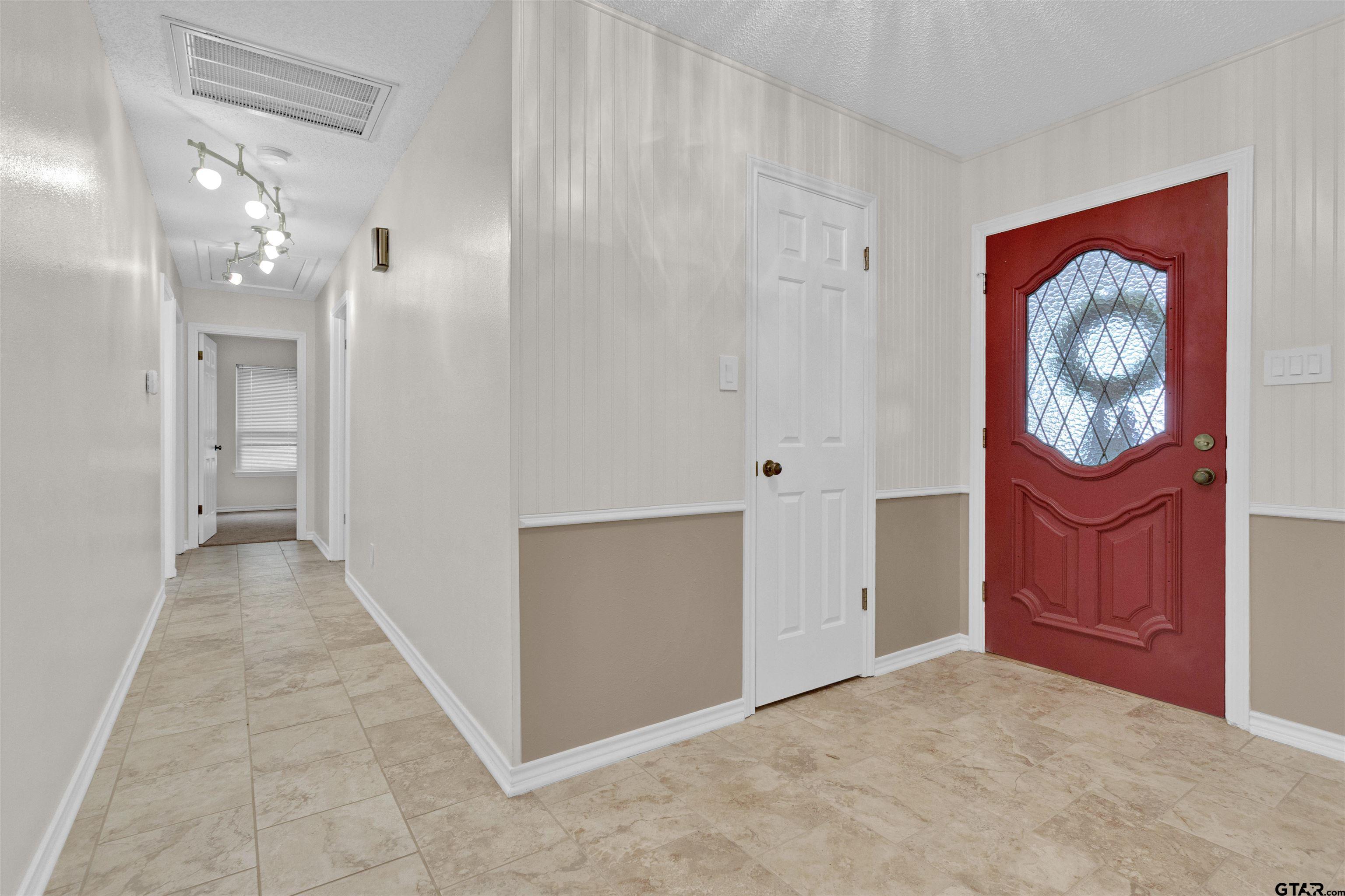 520 Dogwood Ln