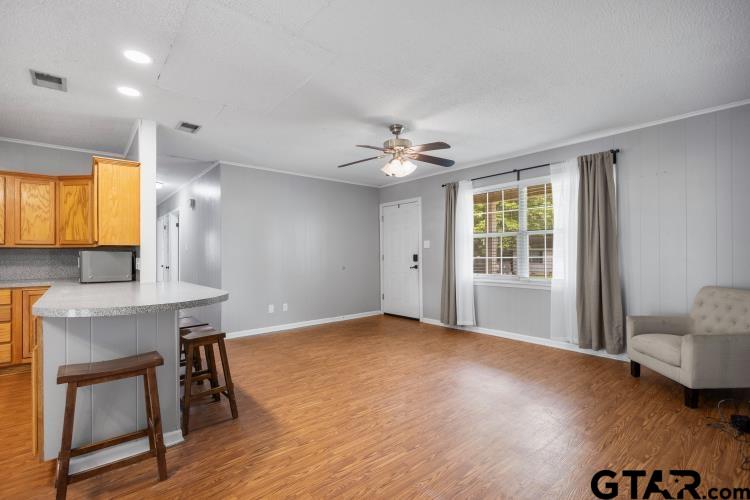 407 York Dr