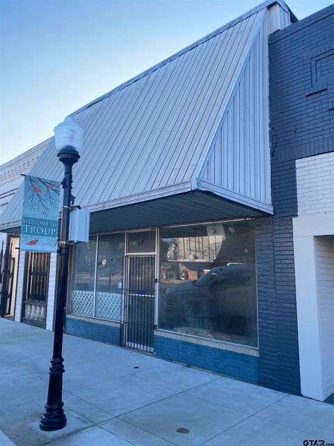 114 W Duval Troup TX 75789