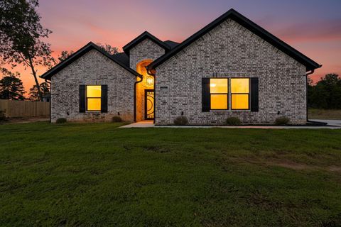 375 Clara Lane Kilgore TX 75662