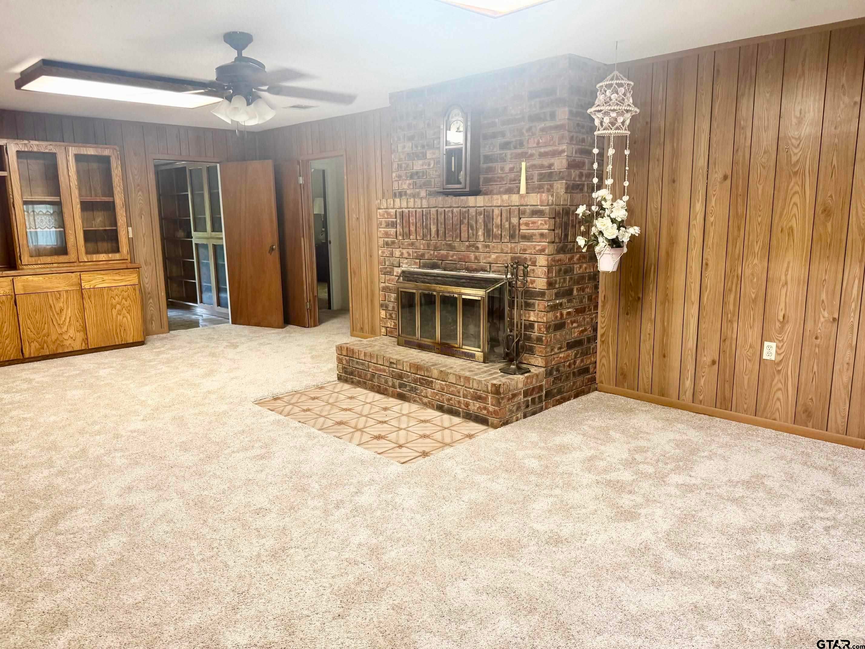 4393 W State Highway 7