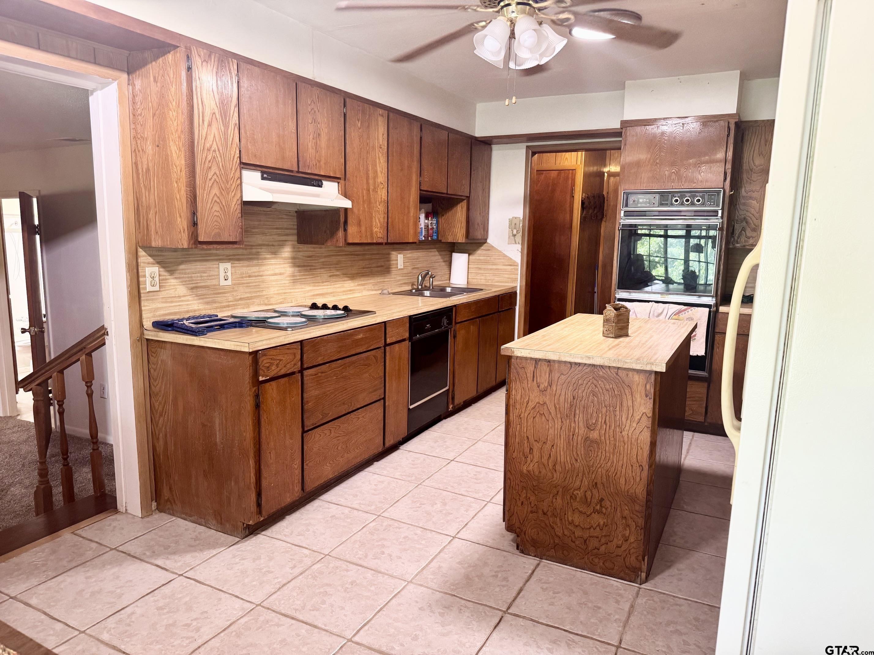 4393 W State Highway 7