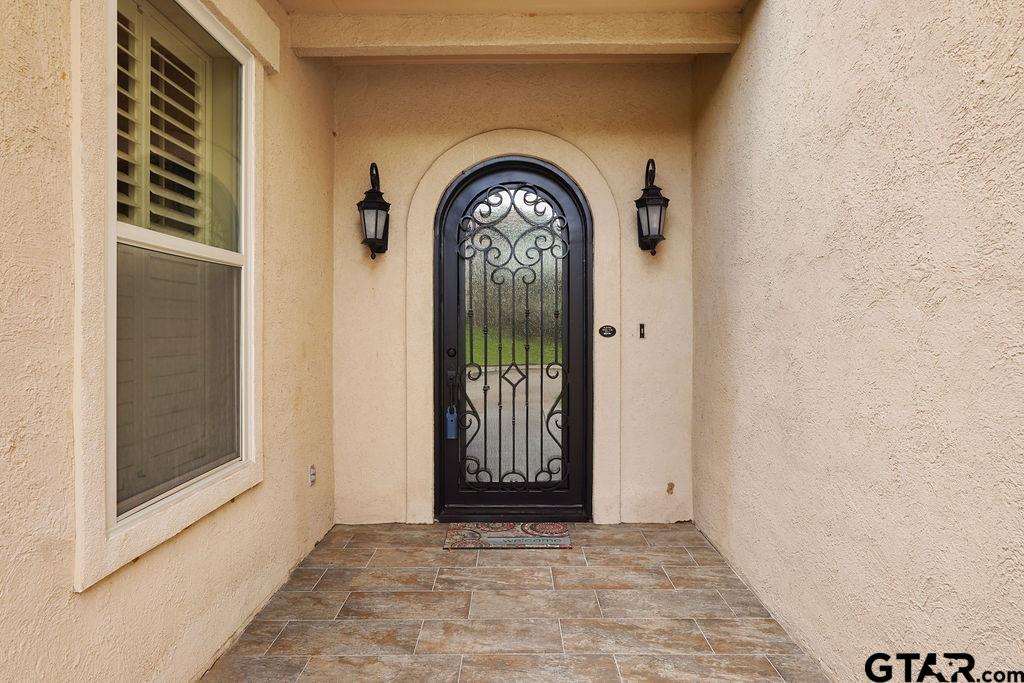 766 Esperanza Pl.