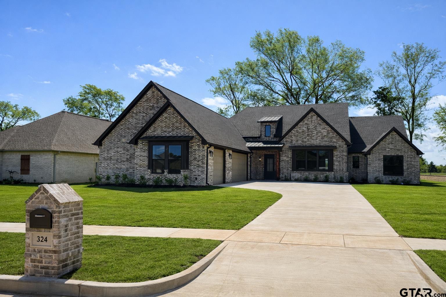 324 Heritage Way