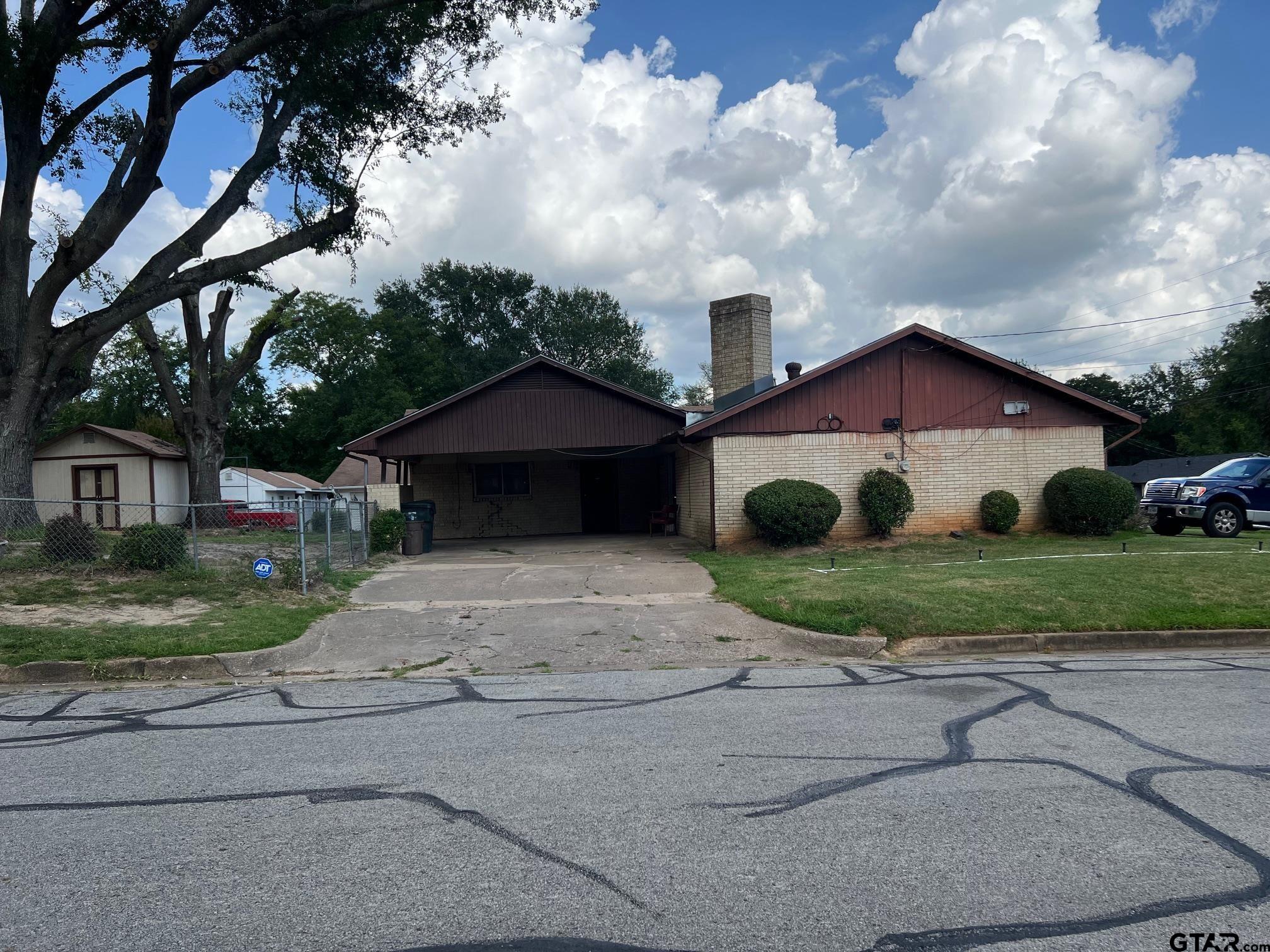 1621 W 29th