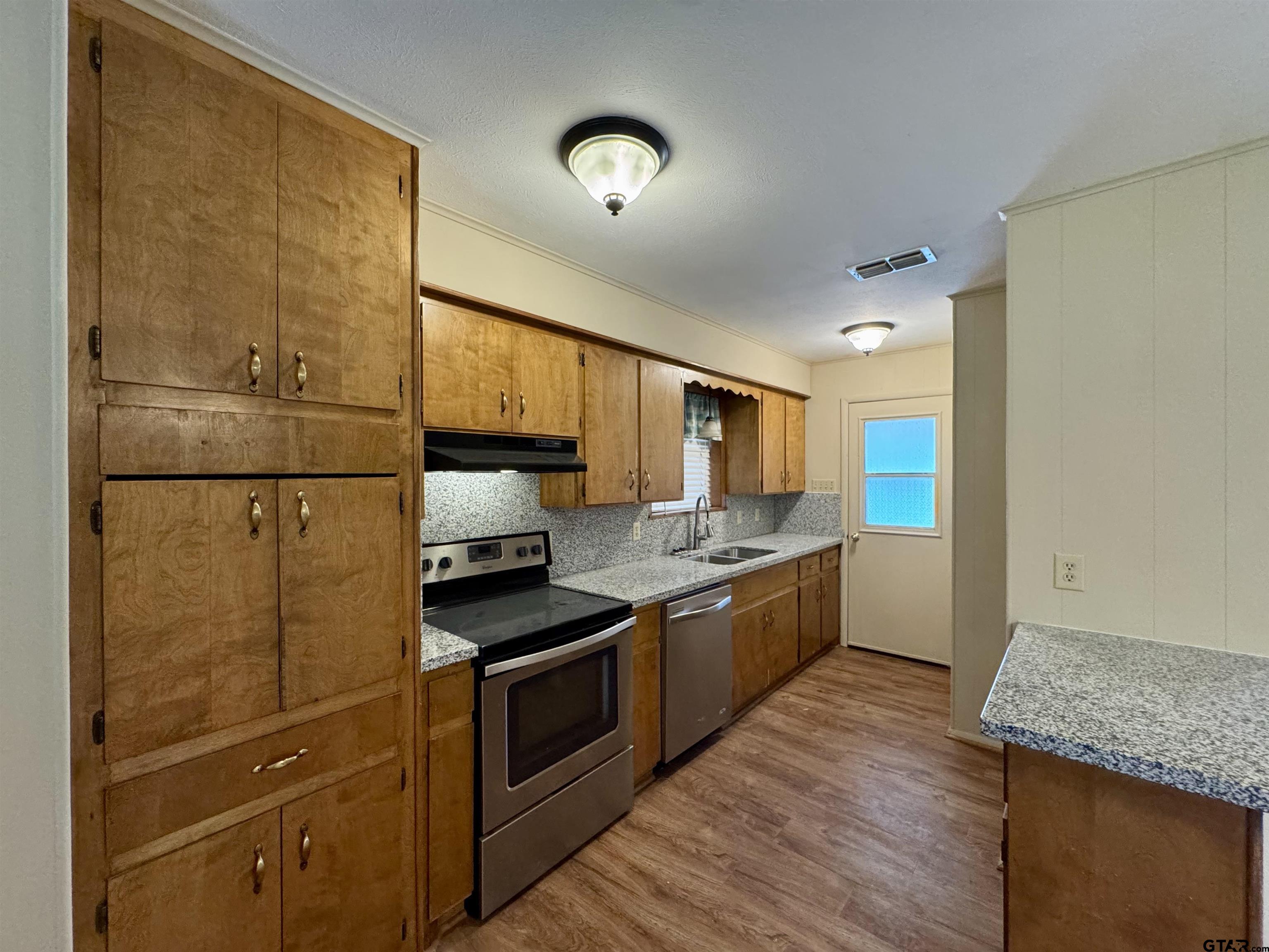423 Edens Street