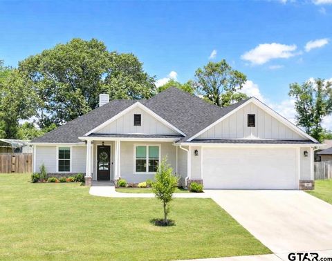 401 Deer Point Cv Chandler TX 75758