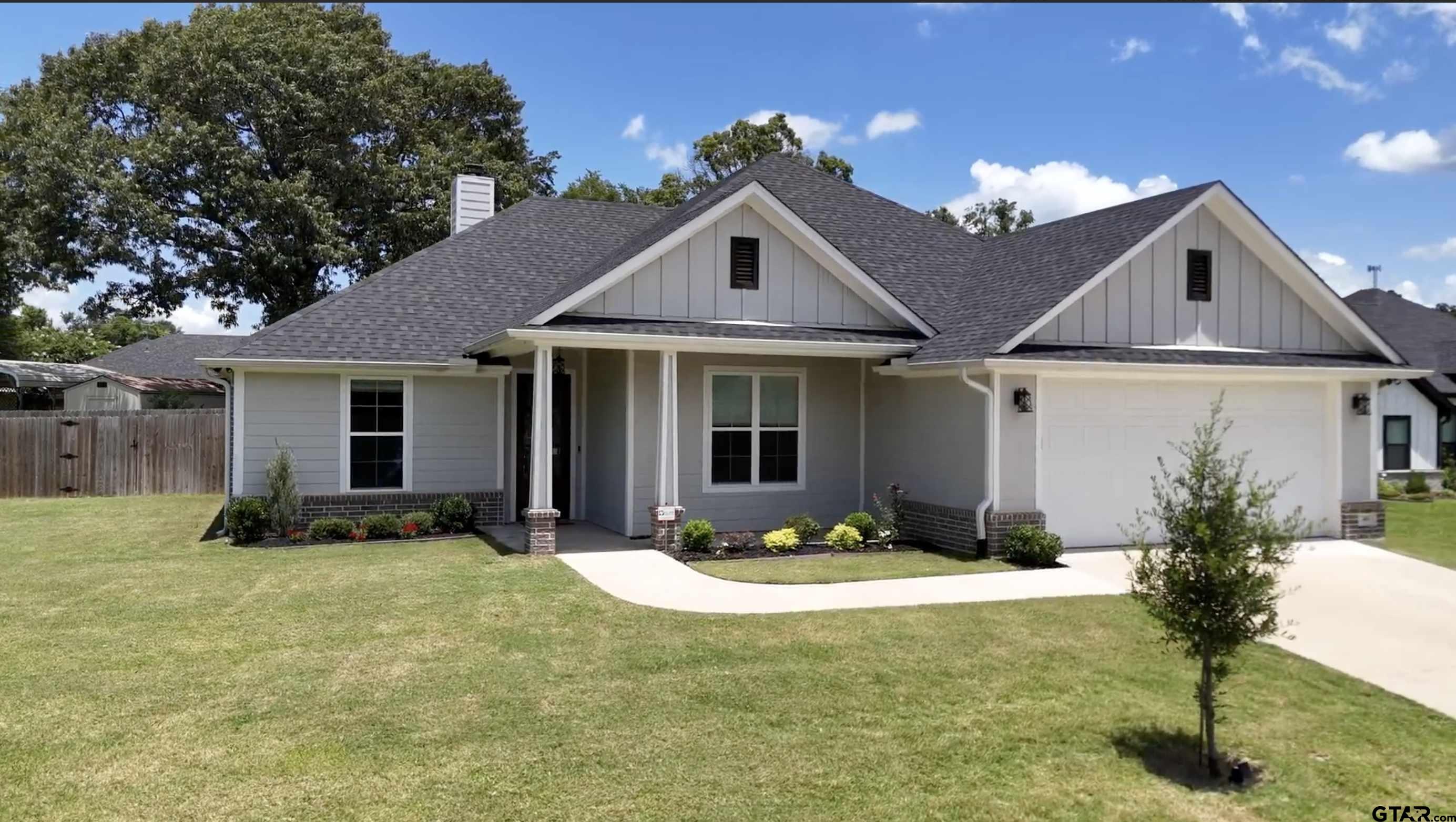 401 Deer Point Cv