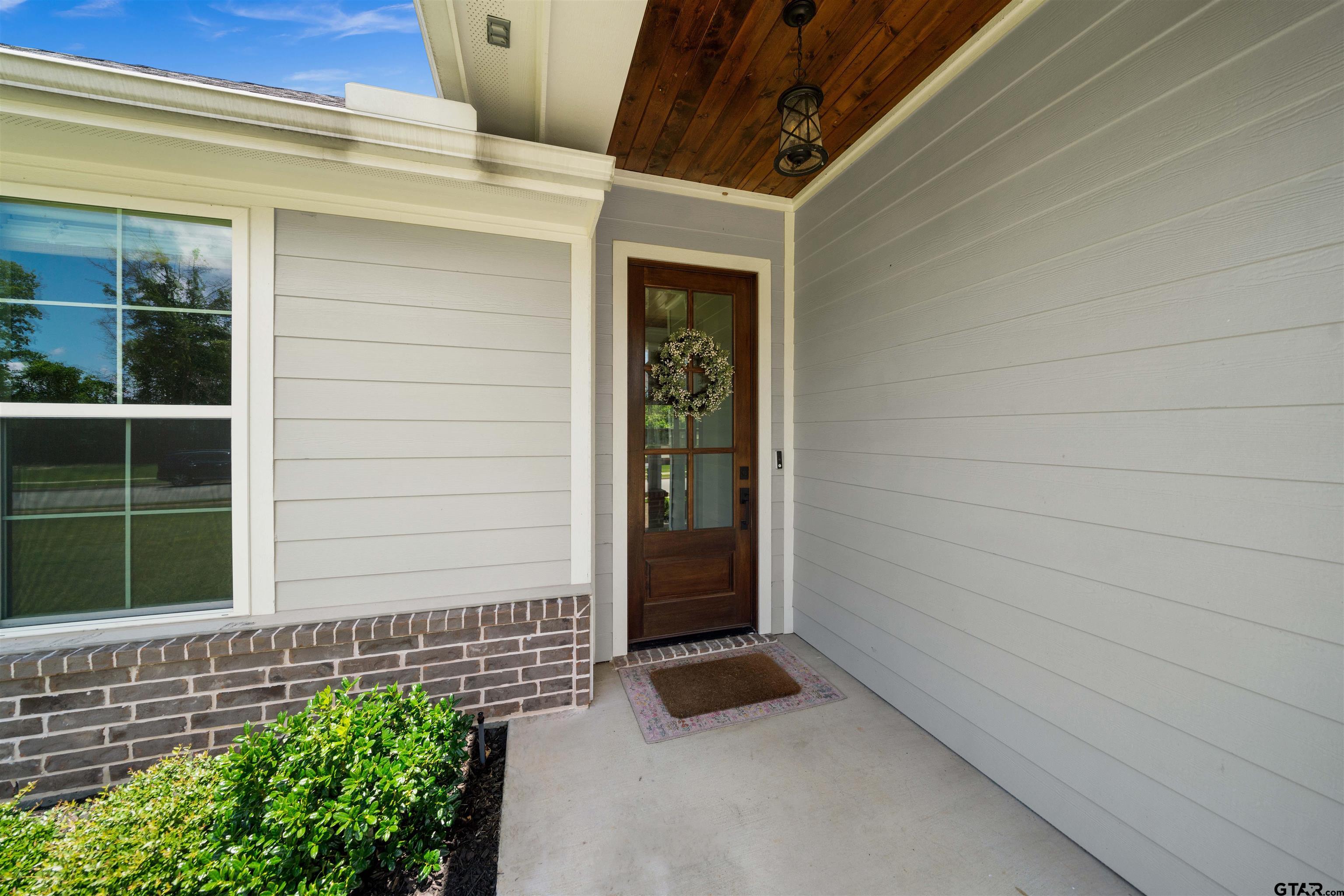 401 Deer Point Cv