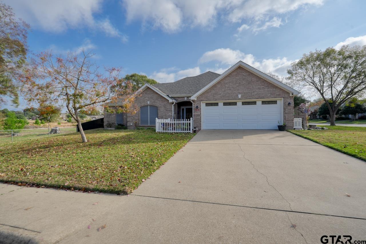 1724 Heritage Drive
