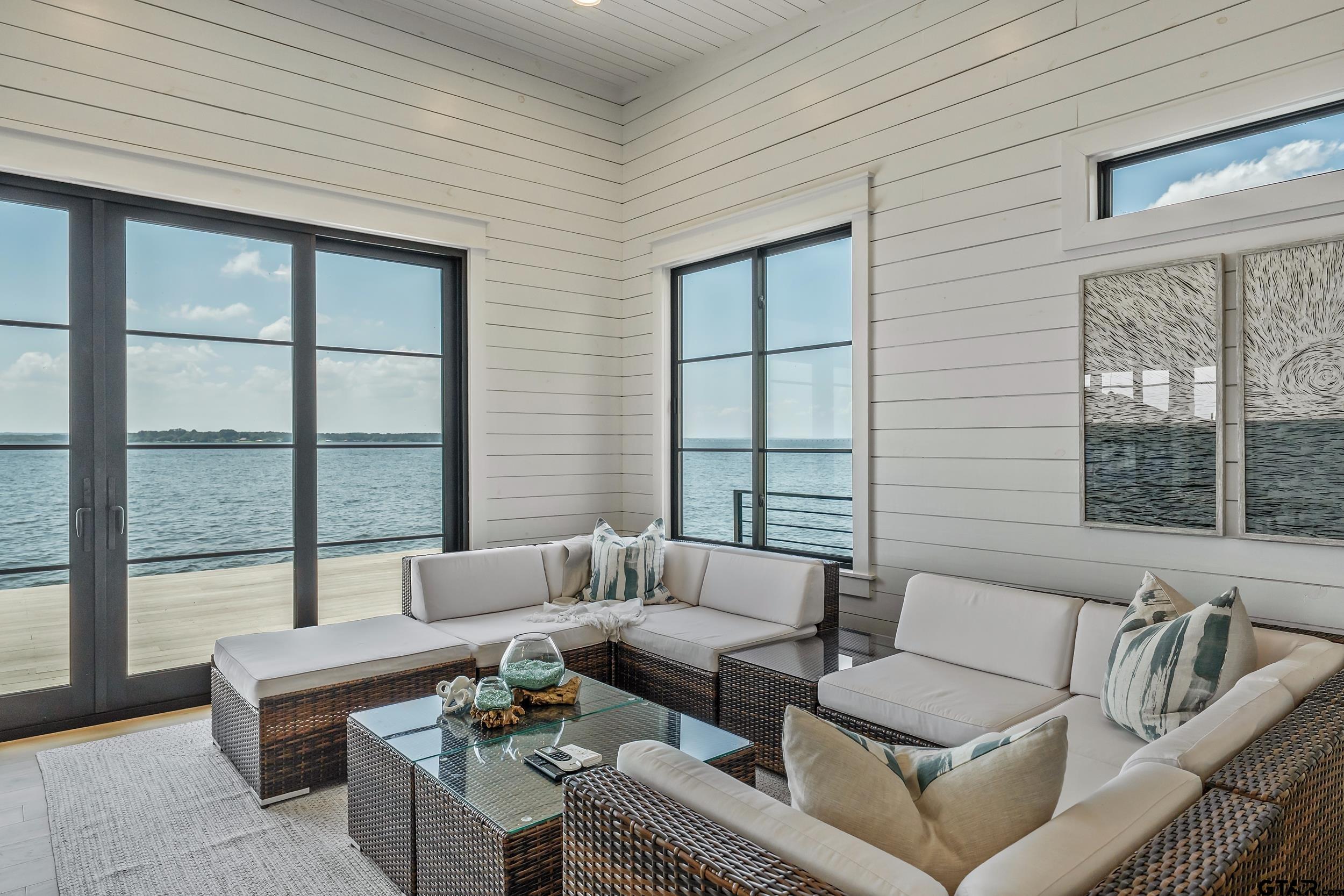 147 Lake Bluff Drive North