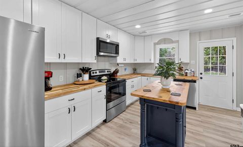 105 Holcomb Frankston TX 75763