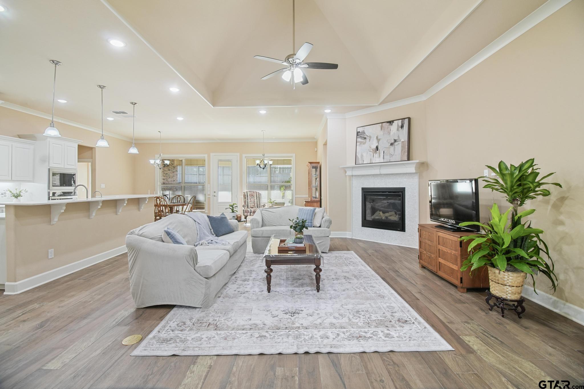 2222 Rana Park
