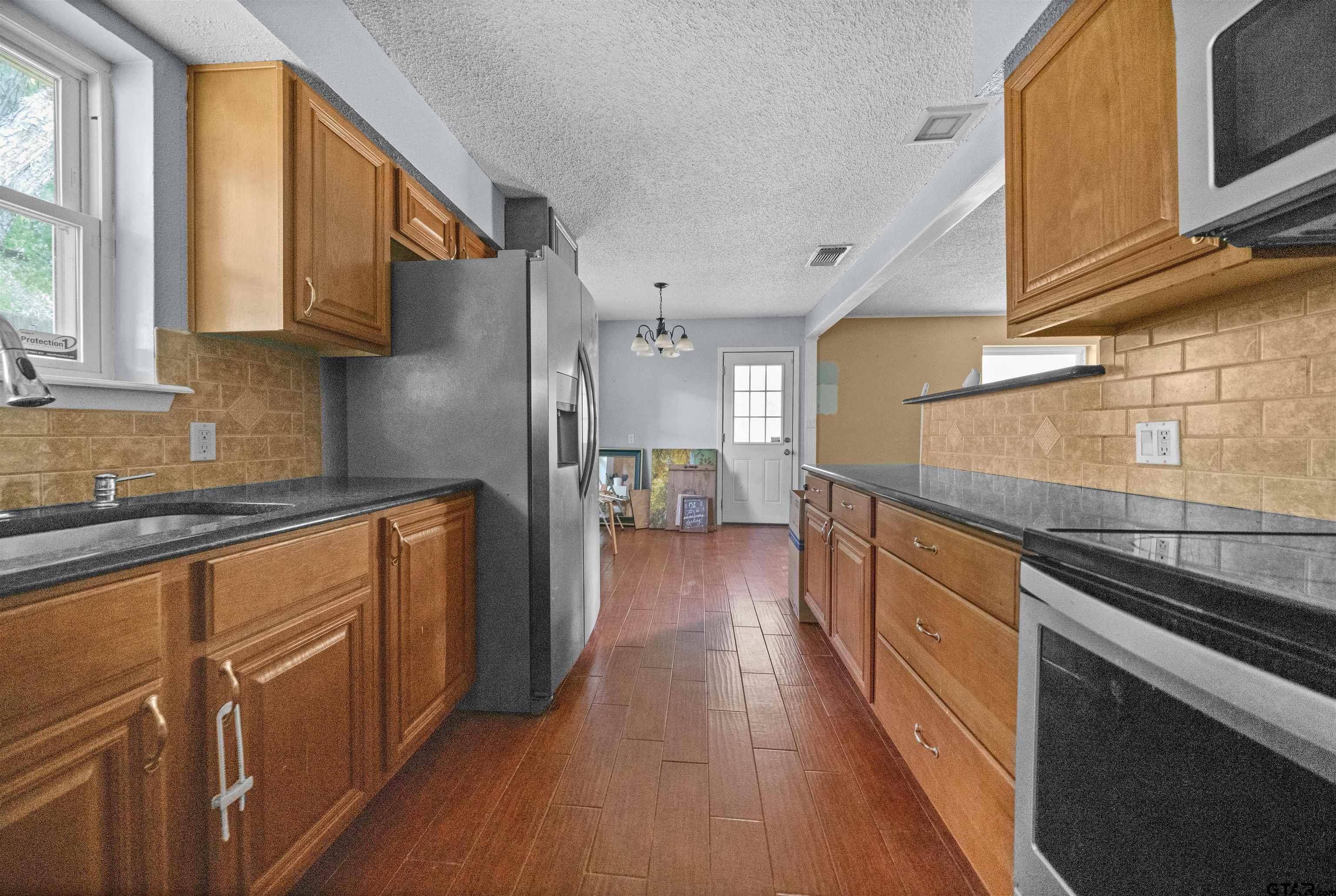 17607 Kristopher Cir.