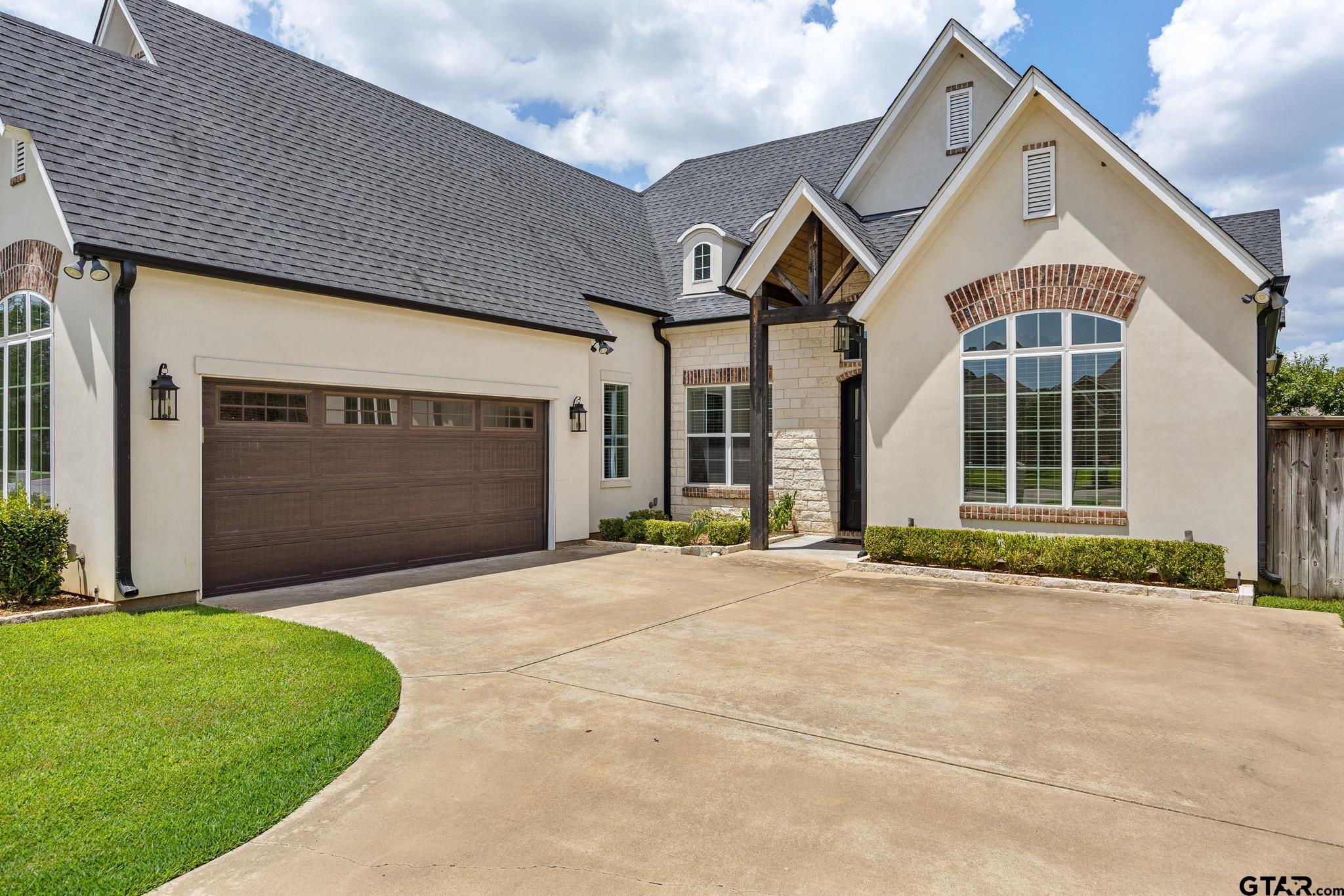 7333 Rolling Acres Pl