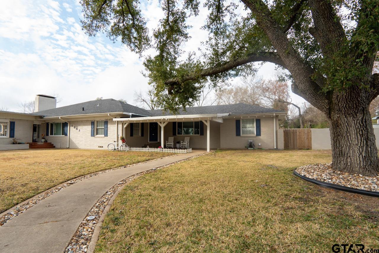 1003 Hillcrest