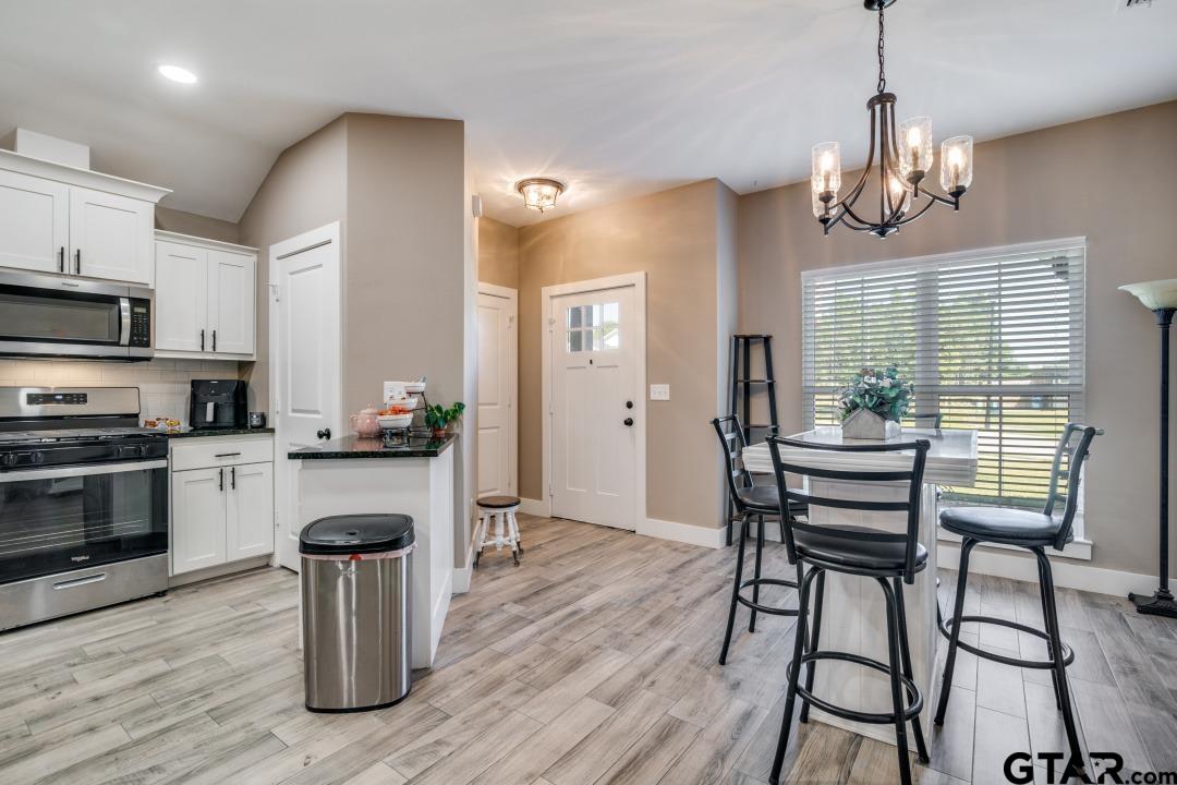 17409 Crossing Circle