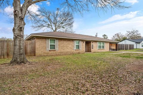 956 Faircrest Drive Fairfield TX 75840