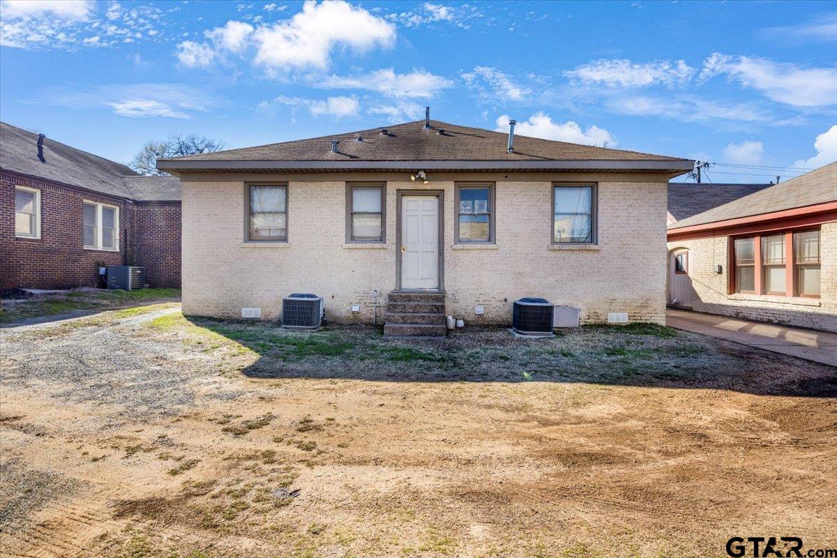 420 S Spring Ave