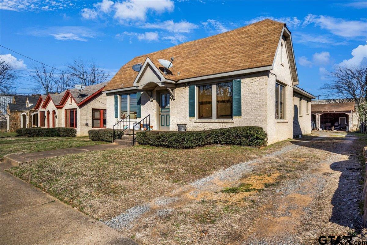 420 S Spring Ave
