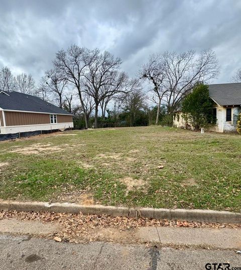 1726 N ROSS Tyler TX 75702