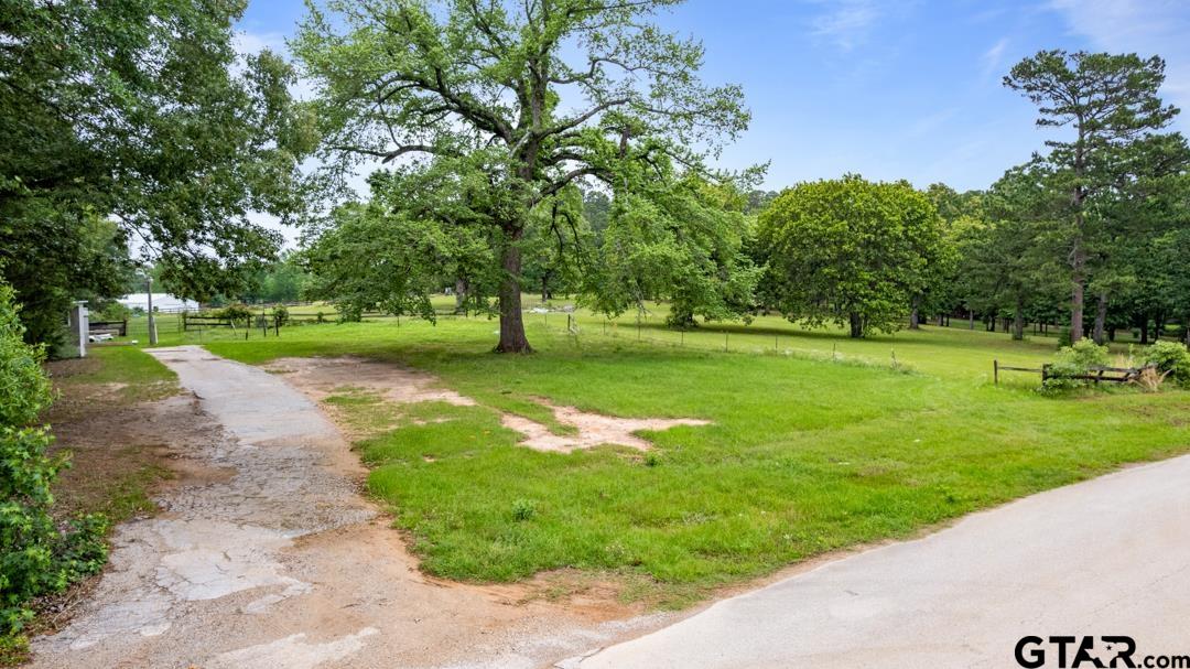 10204 CR 135 (COX RD)