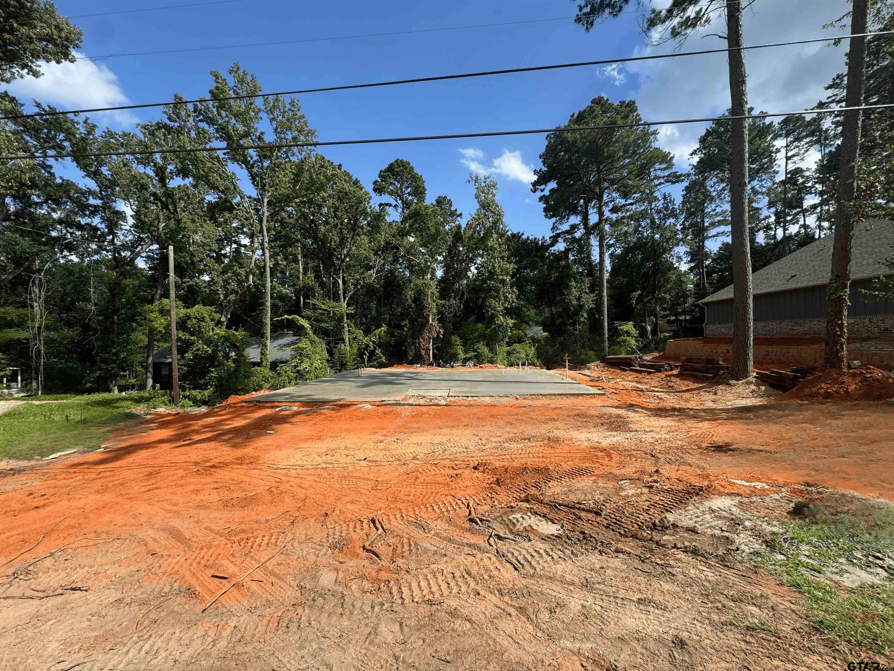 1610 Pineview Ln