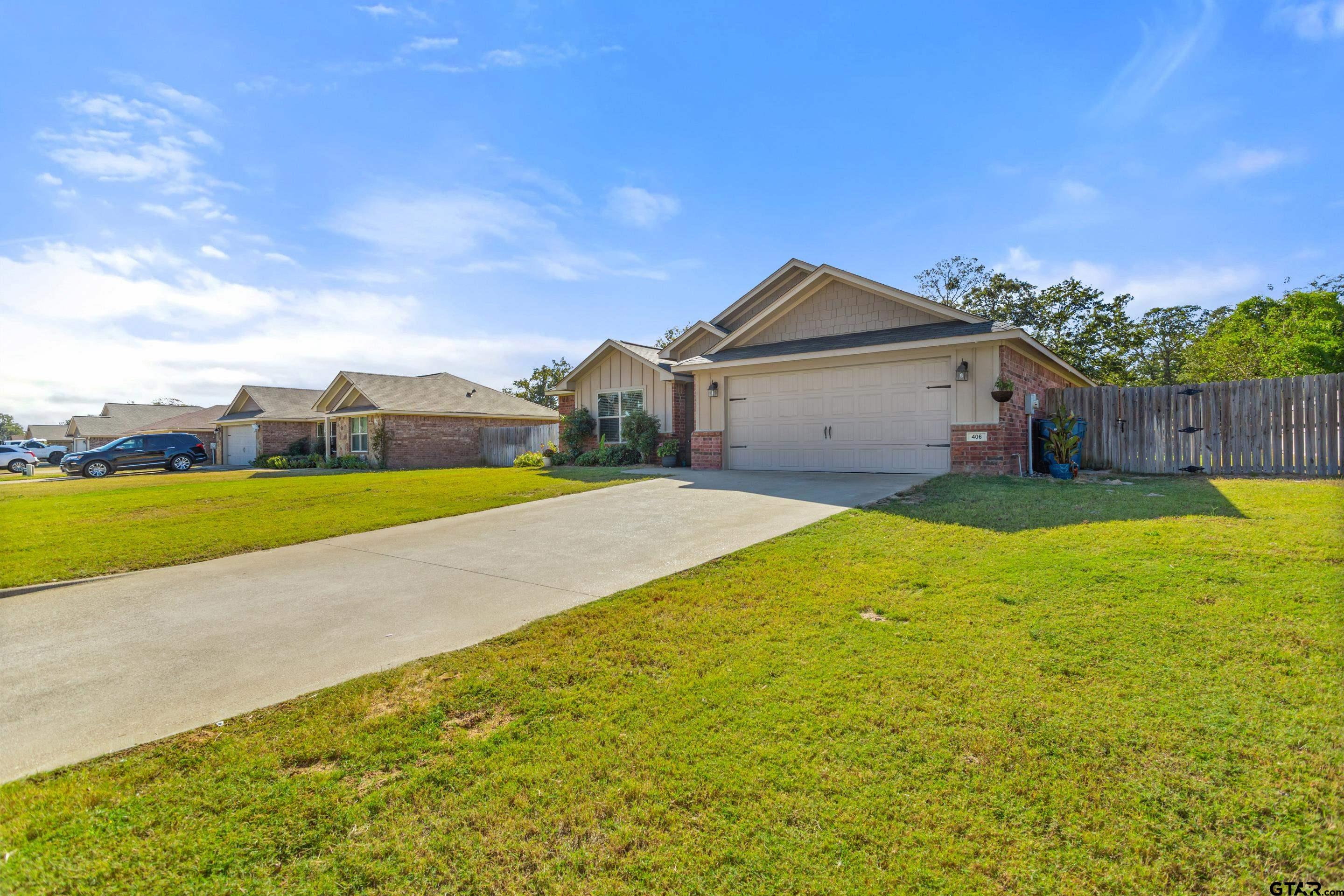 406 Noah Ln