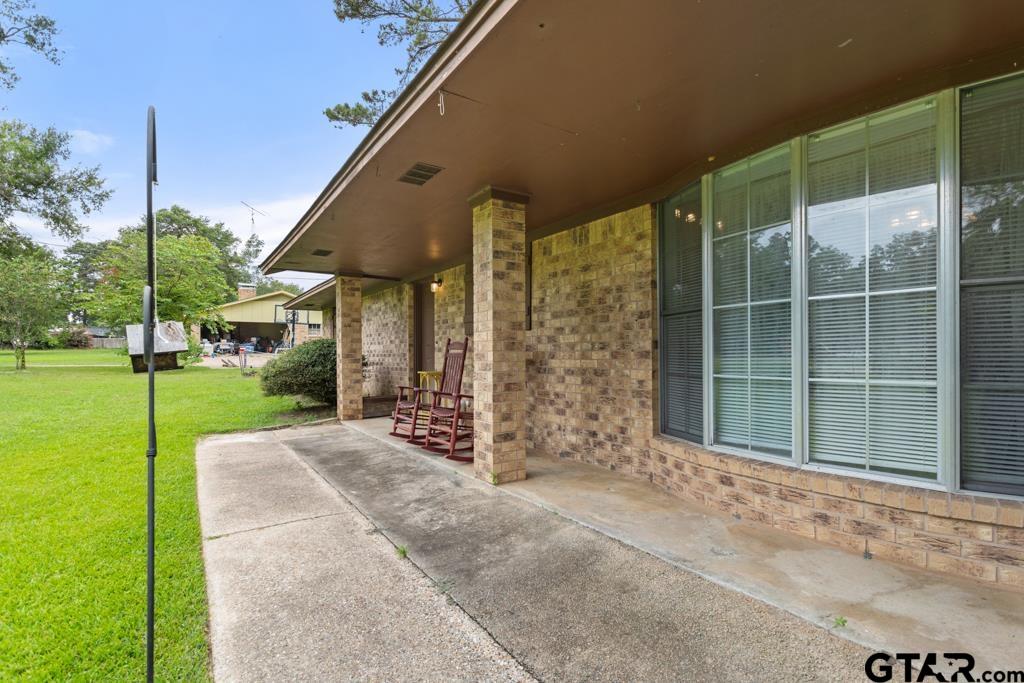 10516 Debbie Ln