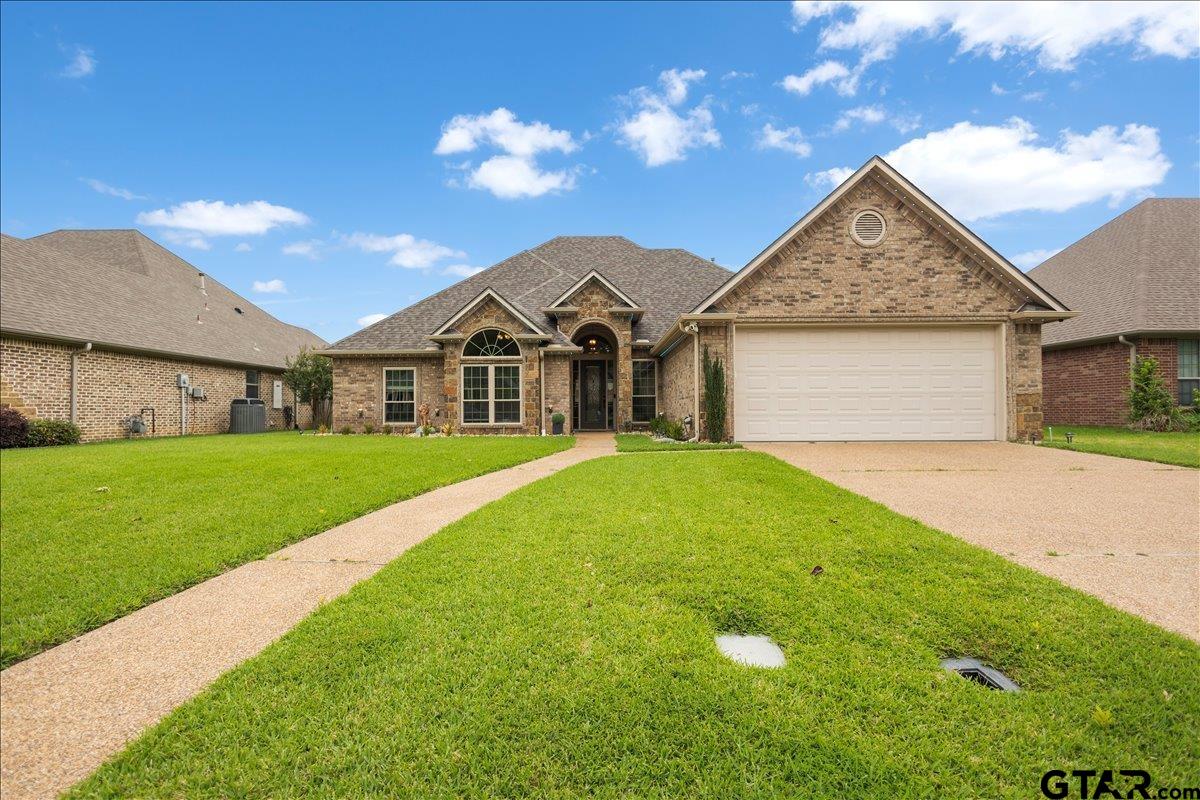 838 Carriage Dr.