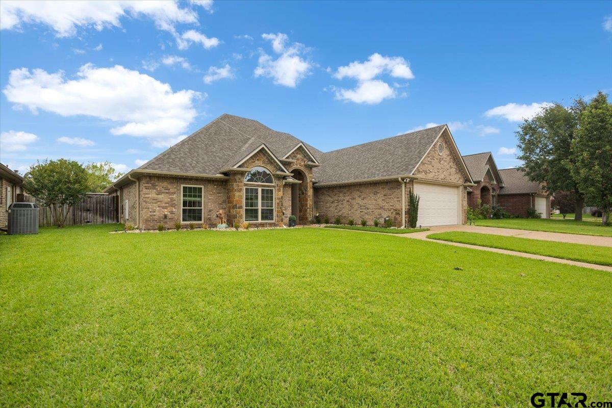 838 Carriage Dr.