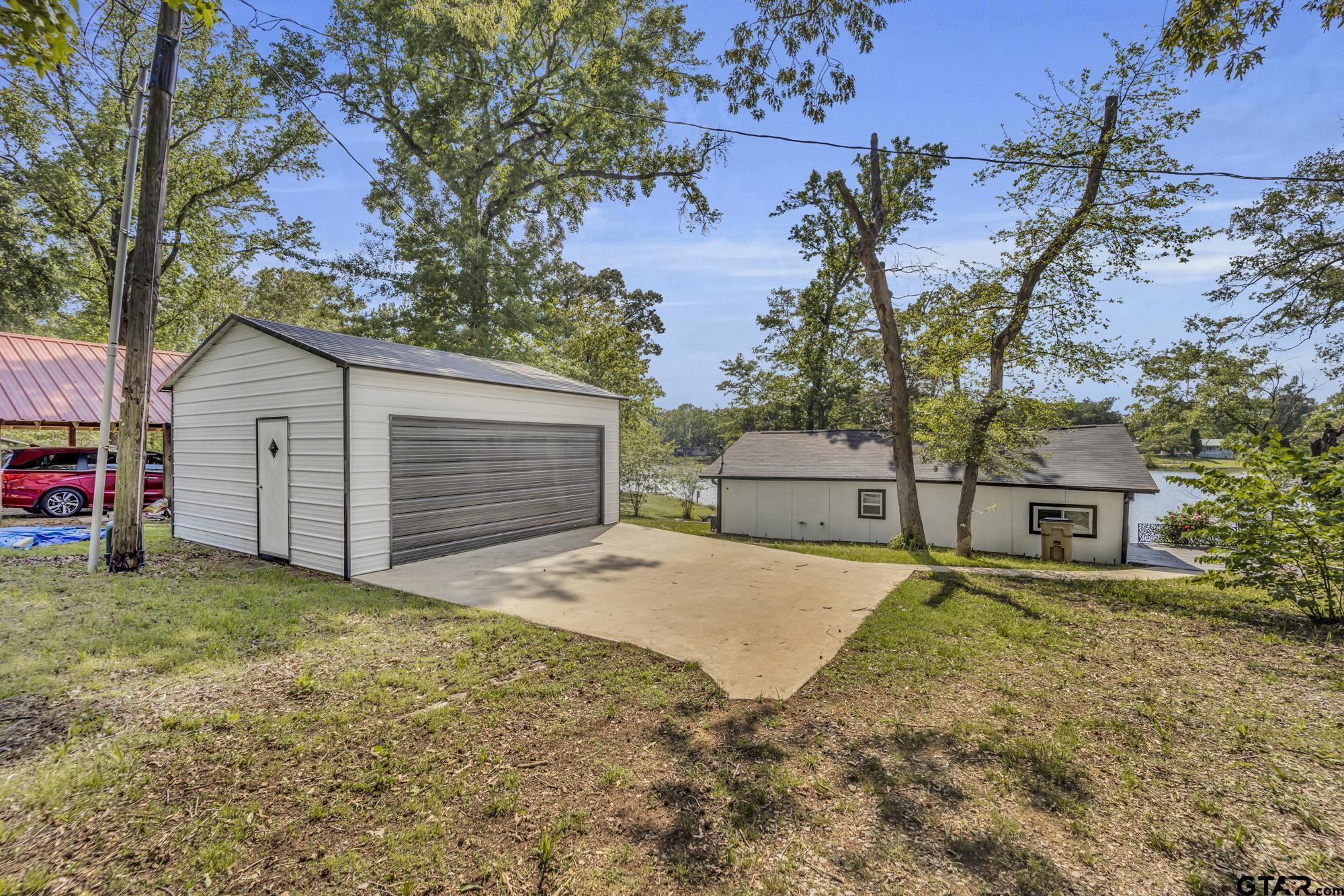 585 Naples Dr