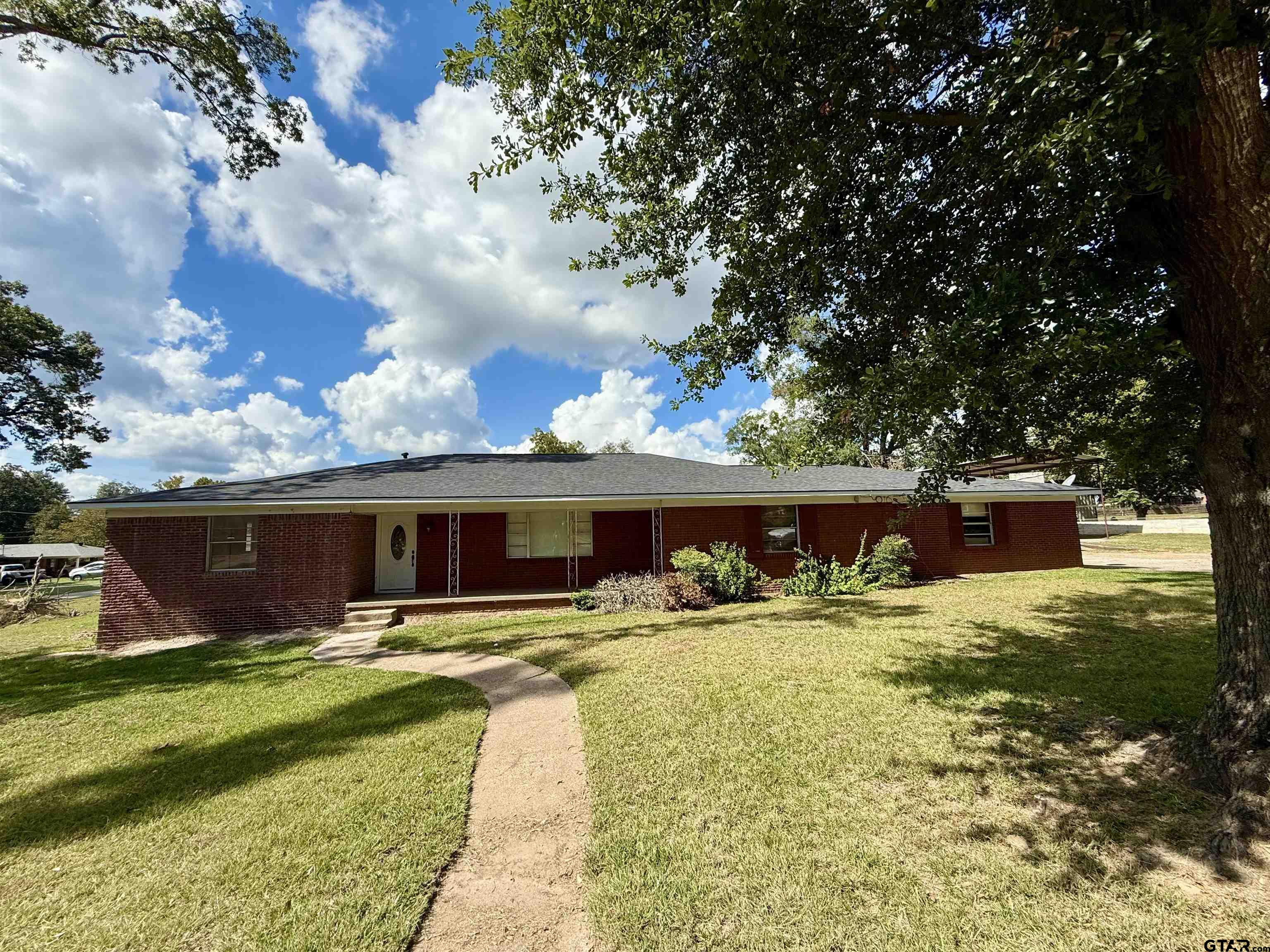 559 ELM ST