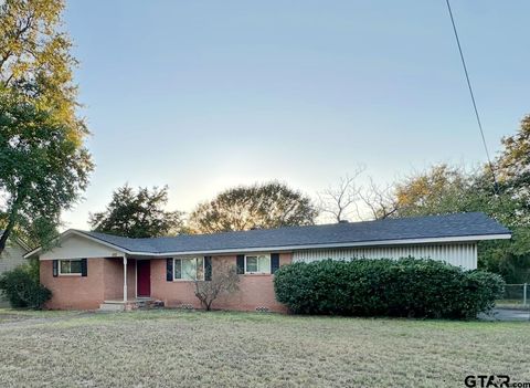 303 S Lowry Troup TX 75789