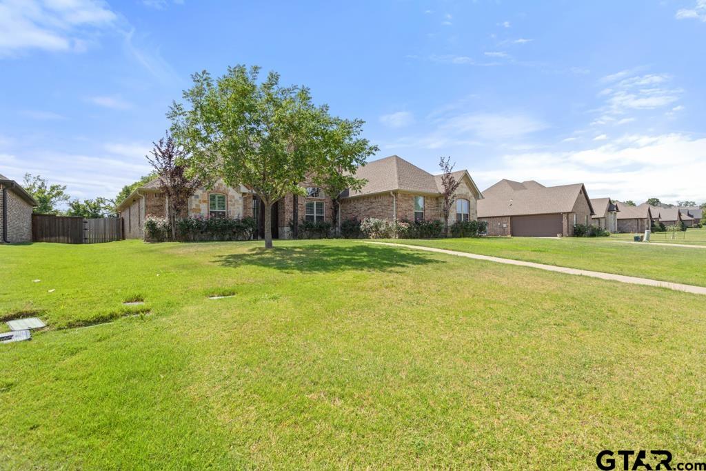 21384 Boone Dr