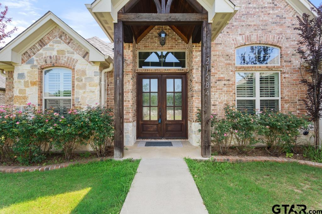 21384 Boone Dr