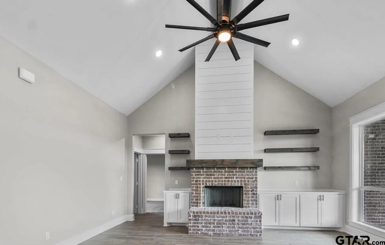 12316 Maplewood Dr