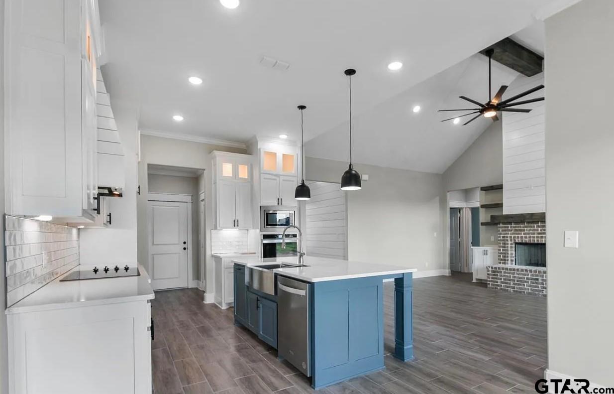 12316 Maplewood Dr
