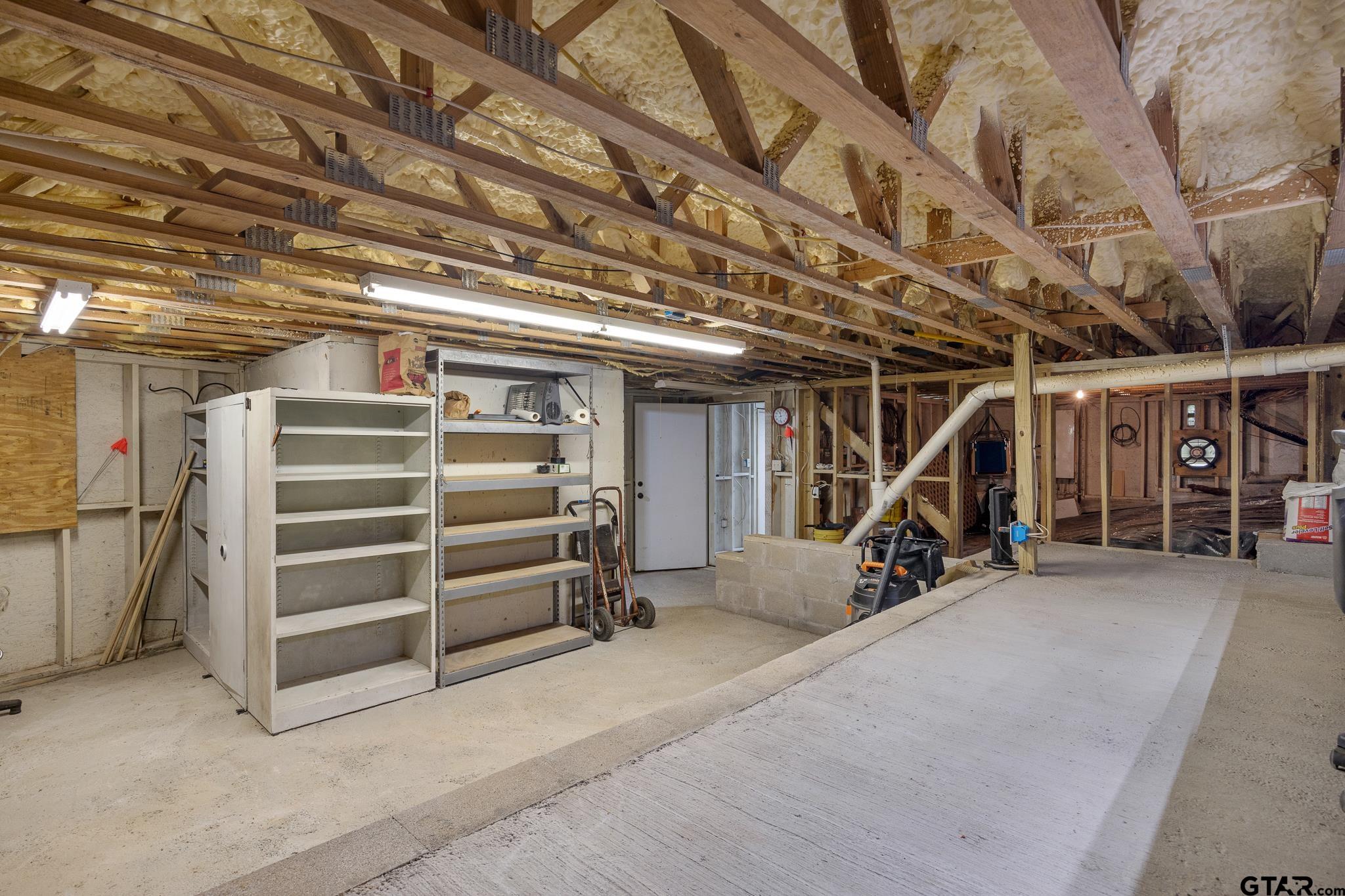 Frankston, Texas 75763, United States, 3 Bedrooms Bedrooms, ,3 BathroomsBathrooms,Residential,Pending,40009