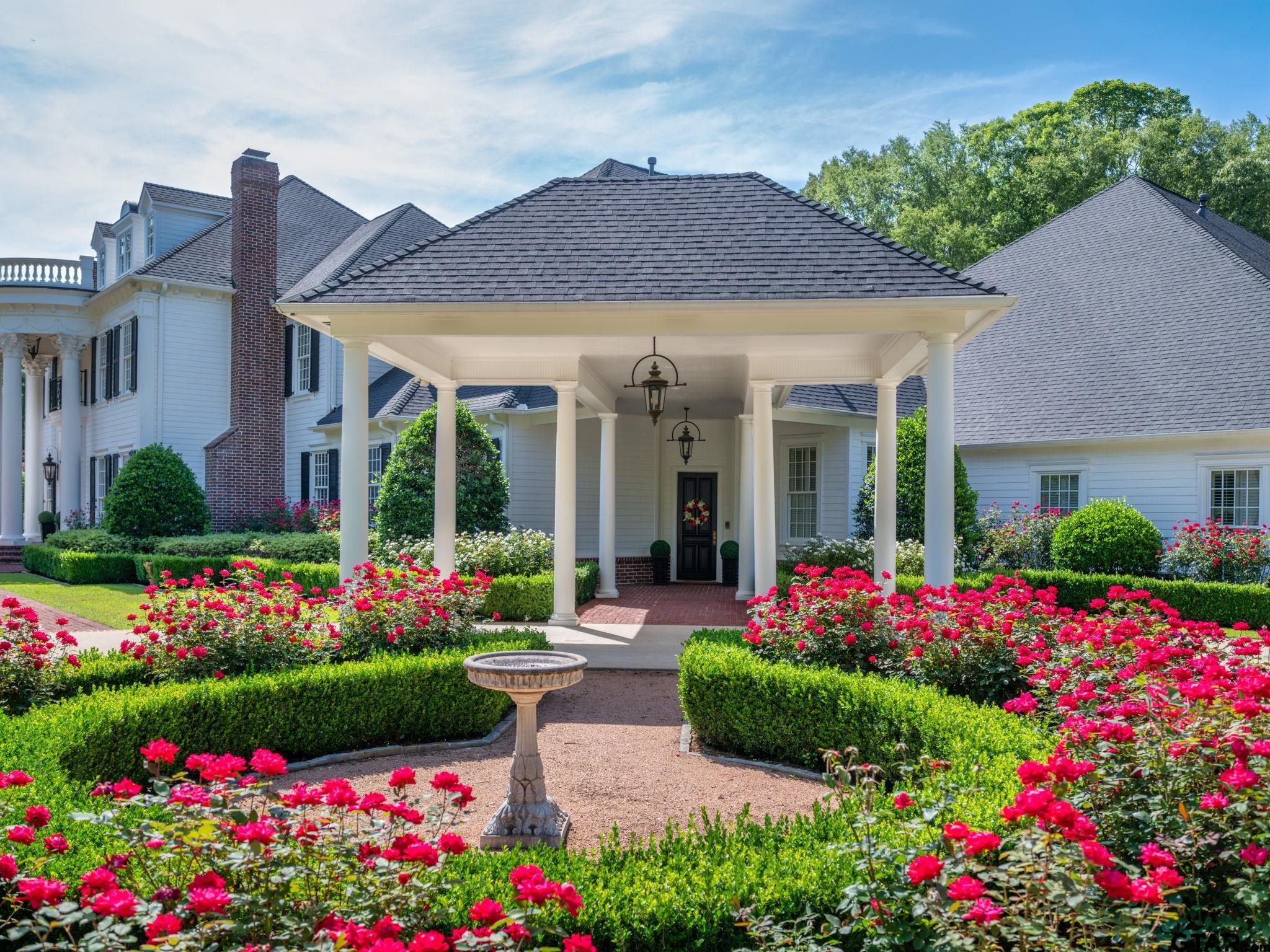 211 Saddle Creek Drive