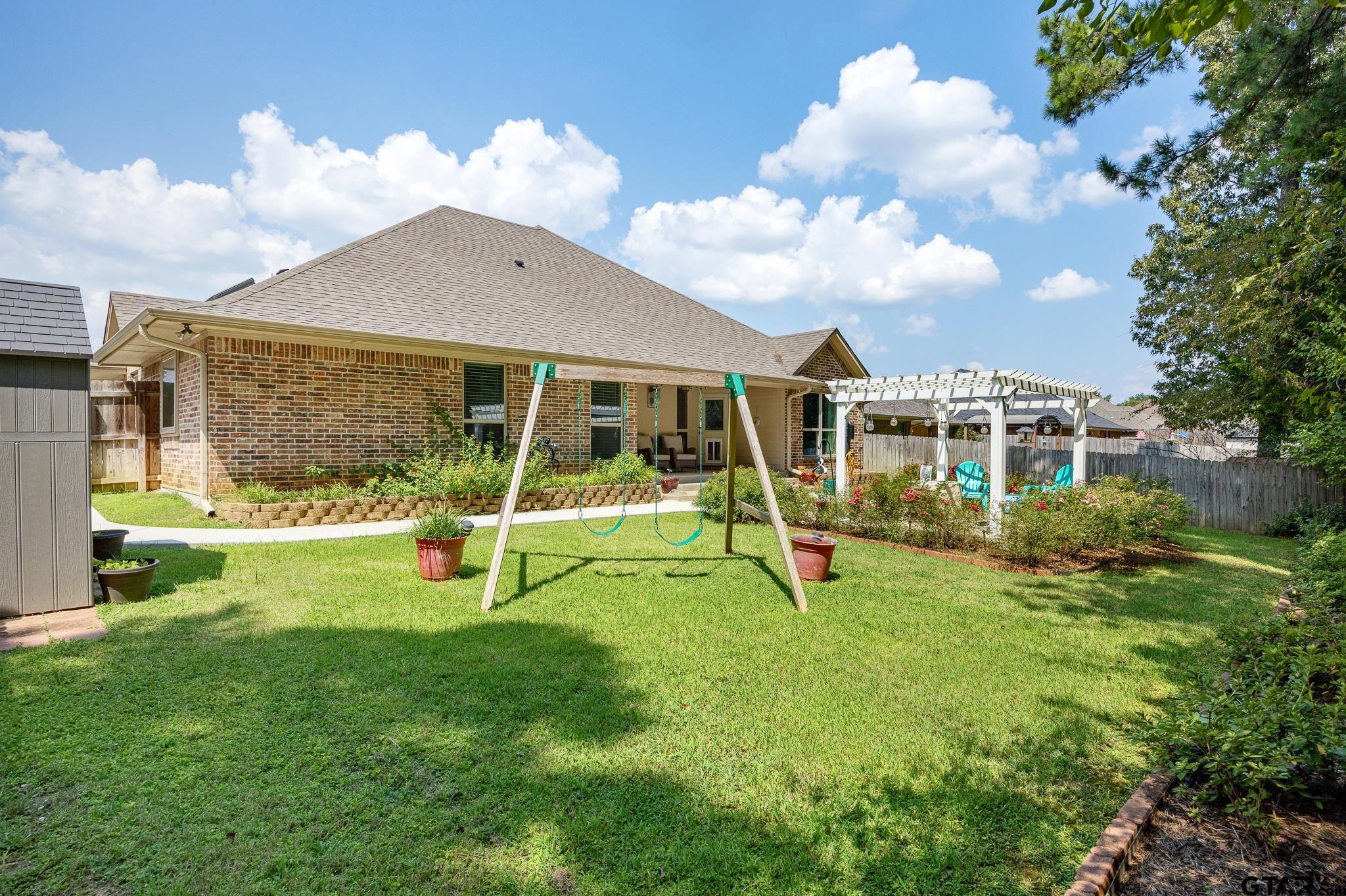 Flint, Texas 75762, United States, 3 Bedrooms Bedrooms, ,3 BathroomsBathrooms,Residential,Active,199489