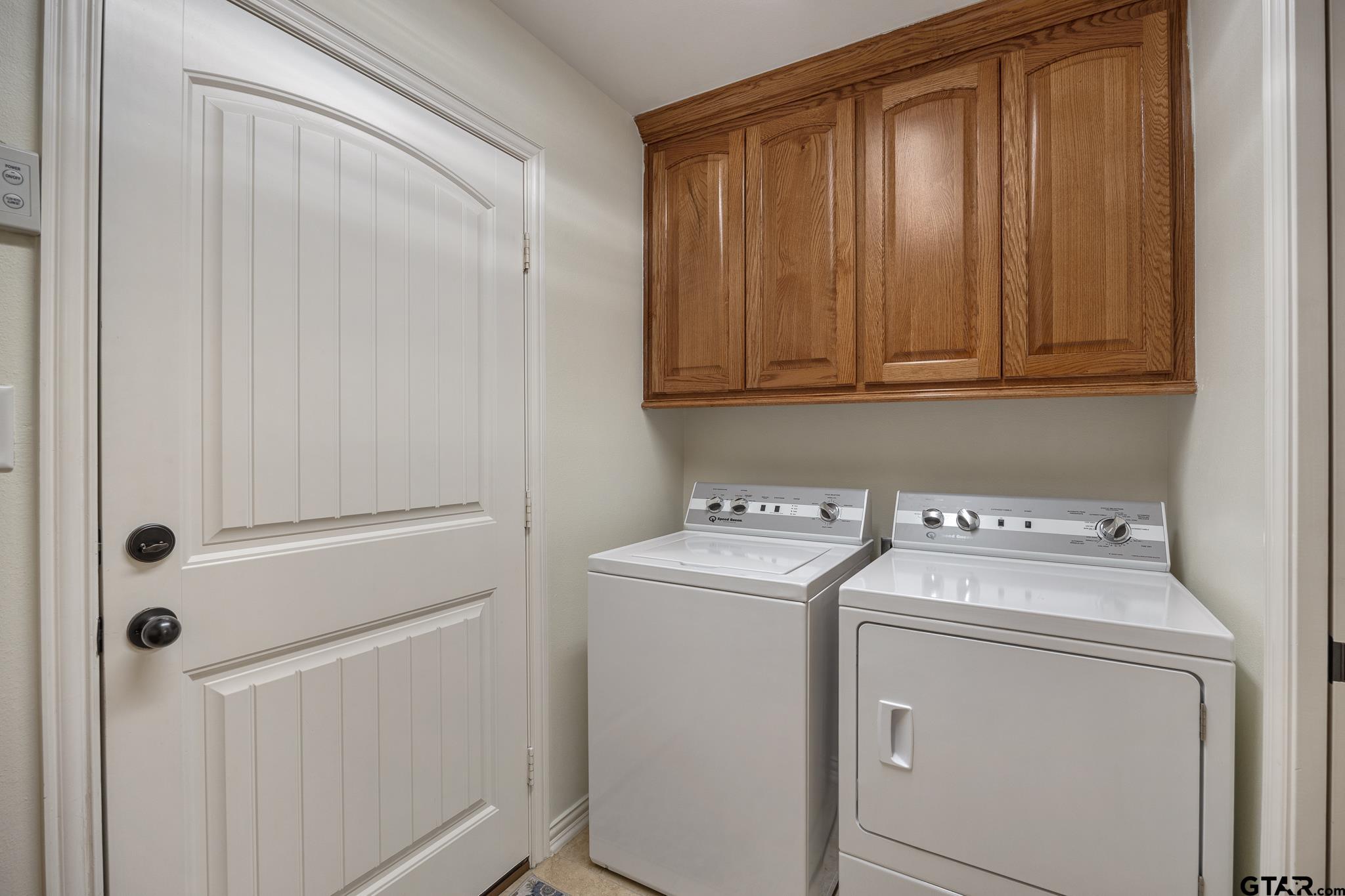 Flint, Texas 75762, United States, 3 Bedrooms Bedrooms, ,3 BathroomsBathrooms,Residential,Active,199489