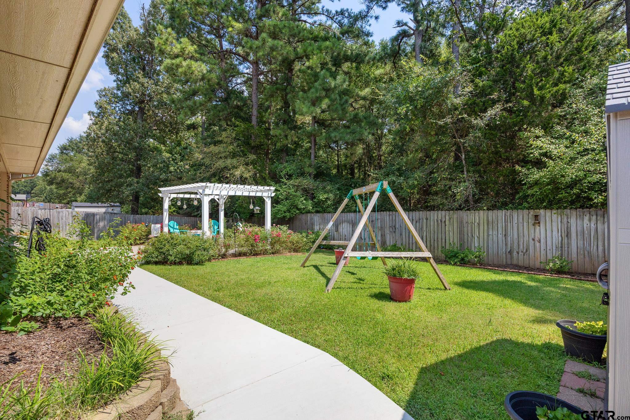 Flint, Texas 75762, United States, 3 Bedrooms Bedrooms, ,3 BathroomsBathrooms,Residential,Active,199489