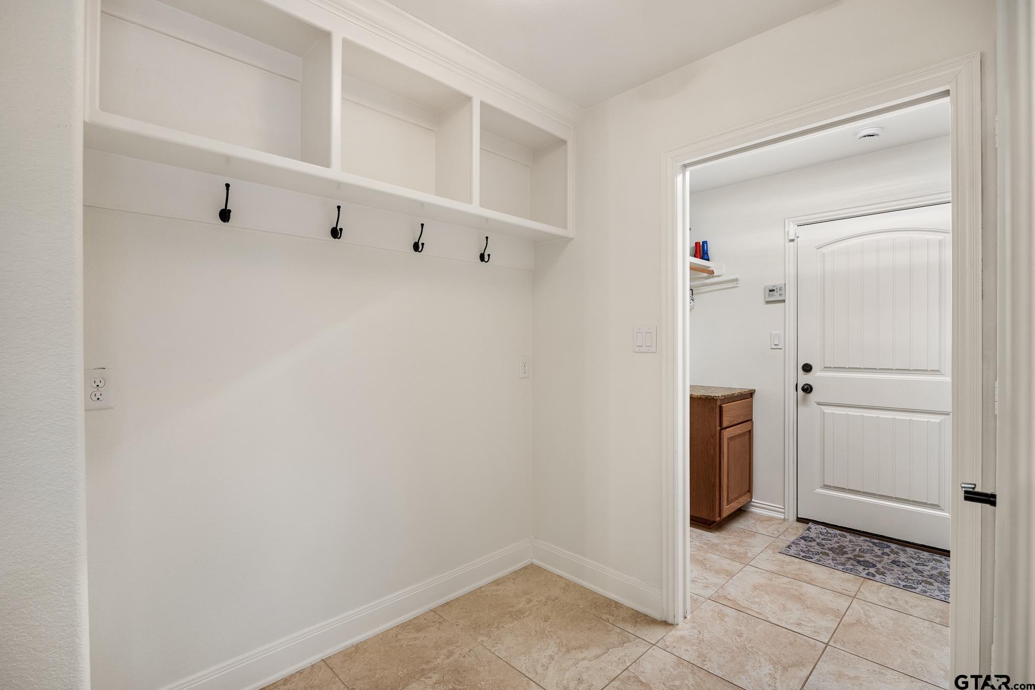 Flint, Texas 75762, United States, 3 Bedrooms Bedrooms, ,3 BathroomsBathrooms,Residential,Active,199489