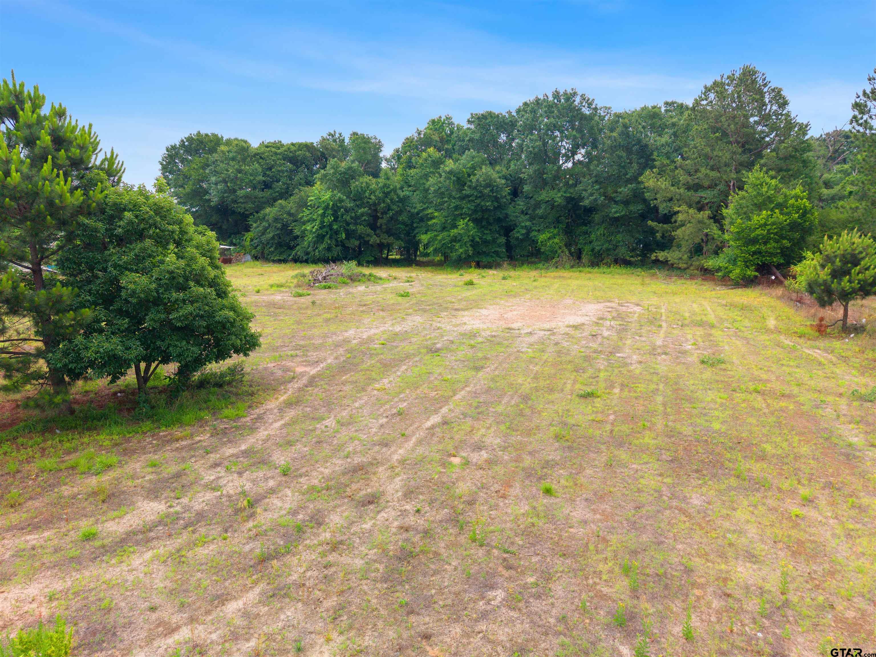 2425 Thompson Ln
