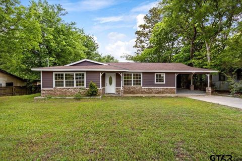 1912 W oakwood Tyler TX 75702