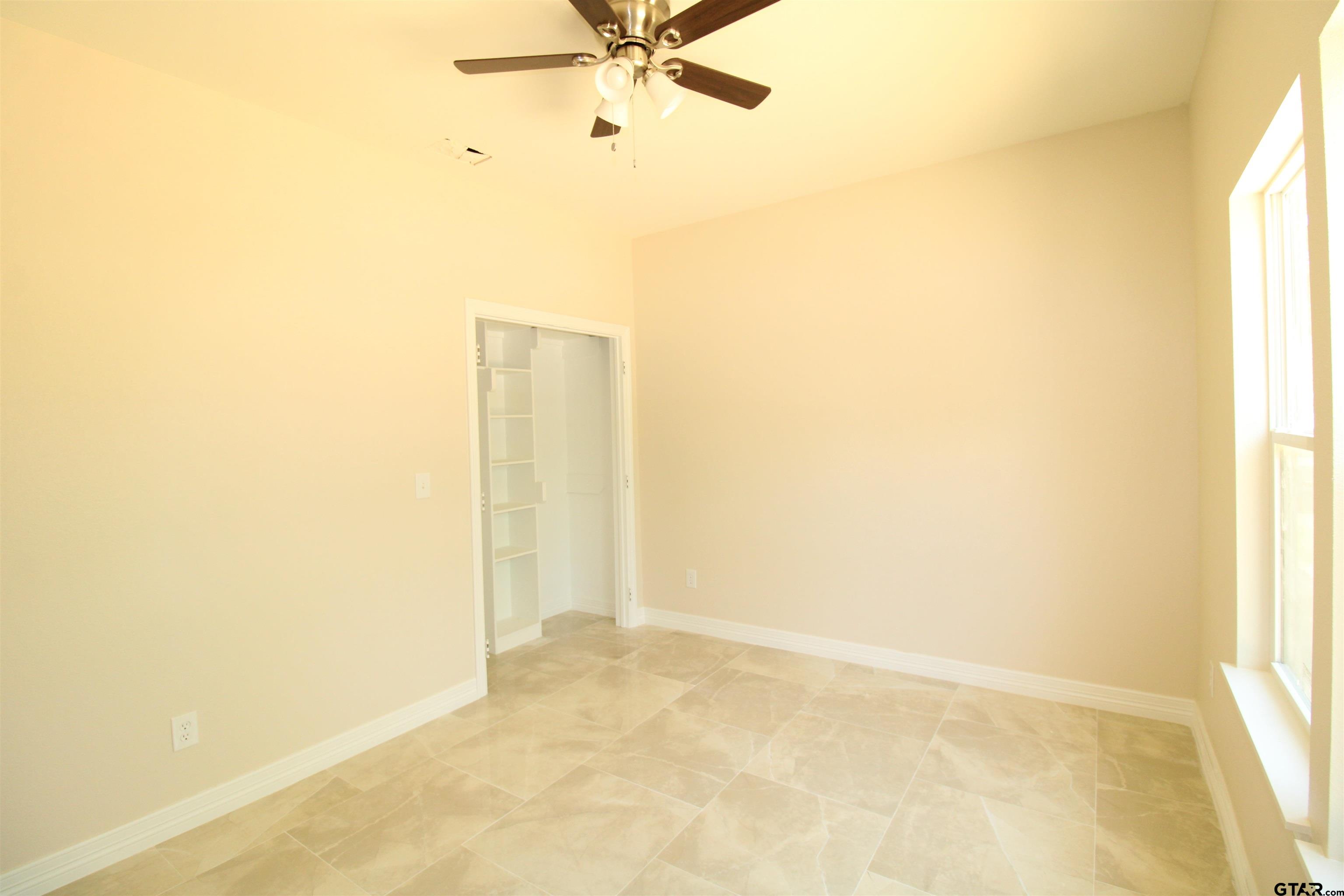 1100 N Bois D Arc