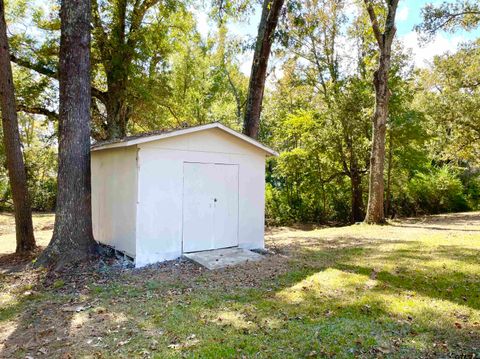 A home in Hughes Springs